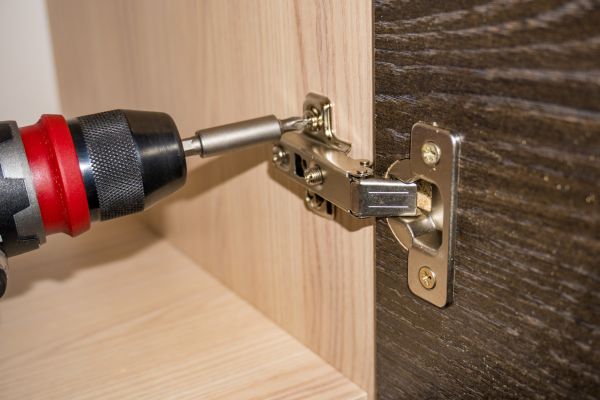 Cabinet Hinge Replacement in Temple