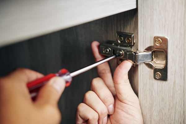 Cabinet Hinge Installation in Temple
